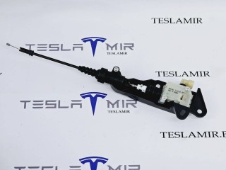 Электропривод (активатор, актуатор) замка капота правый Tesla Model 3 1 поколение 2020, 1098790-00