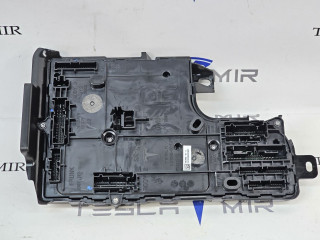 Блок управления BCM (бортовой сети) (Body Control Module) Боди Tesla Model Y 1 поколение 2022, 1657650-01