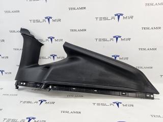 Накладка ремня безопасности стойки С правая Tesla Model Y 1 поколение 2024, 1661181-00