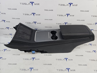 консоль салона Tesla Model Y 1 поколение 2022, 1766003-00, 1766001-00, 1766001-70