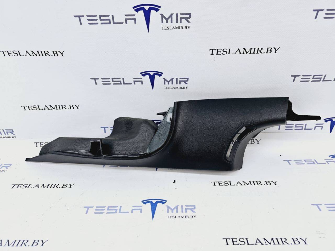 Накладка стойки С внутренняя левая верхняя Tesla Model 3 1 поколение 2023, 1086281-00, 1086281-88 - фото №1