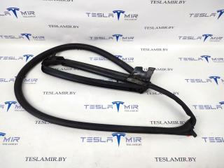 уплотнитель двери Tesla Model S 1 поколение [рестайлинг] 2017, 6009585-00