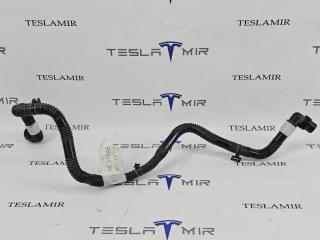 Патрубок системы охлаждения пластиковый Tesla Model S 1 поколение [2-й рестайлинг] 2022, 1589683-00