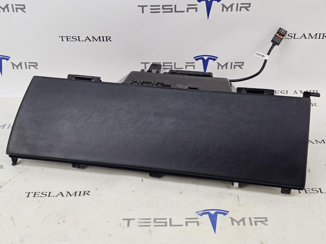 бардачок Tesla Model 3 2 поколение 2025, 171993-00, 1995387-10, 1695247-10 - фото №1