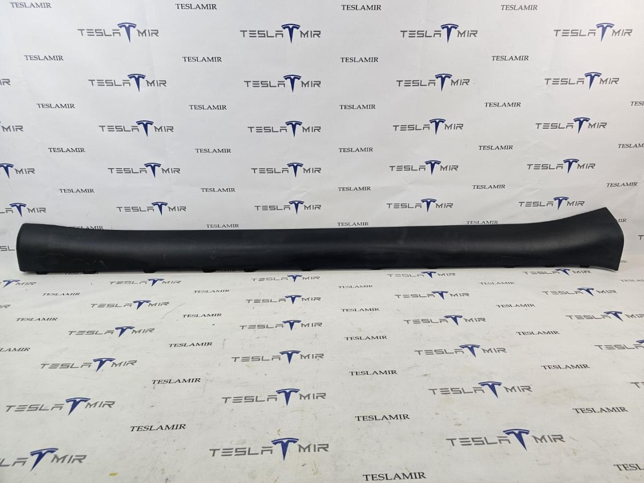 накладка на порог Tesla Model Y 1 поколение 2025, 1921726-00, 1921724-00 - фото №1