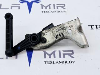 Датчик уровня пневмоподвески (положения кузова) передний правый Tesla Model S 1 поколение [рестайлинг] 2017, 1027976-00, 6006526-00