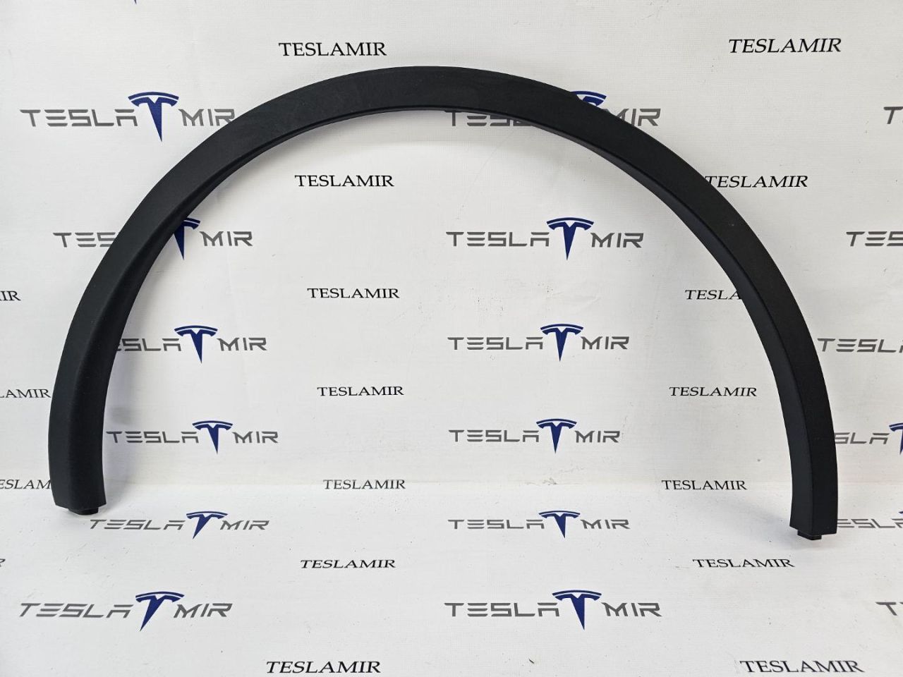 молдинг крыла заднего правого Tesla Model Y 1 поколение 2024, 1494163-00, 1494164-00, 1494188-00, 1937599-00, 1937600-00 - фото №1