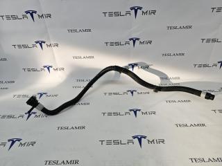 Патрубок системы охлаждения пластиковый передний Tesla Model 3 2 поколение 2024, 1504721-00