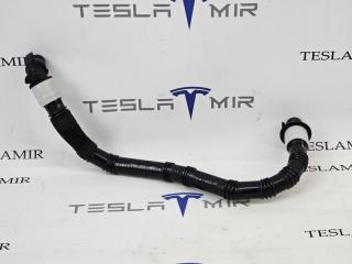 Патрубок охлаждения пентхауса Tesla Model 3 1 поколение 2020, 1095766-00