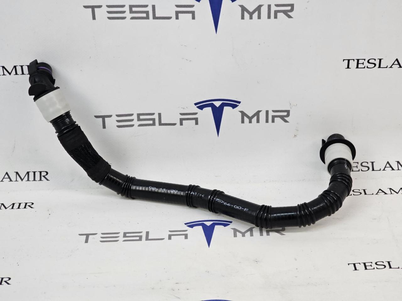Патрубок охлаждения пентхауса Tesla Model 3 1 поколение 2020, 1095766-00 - фото №1
