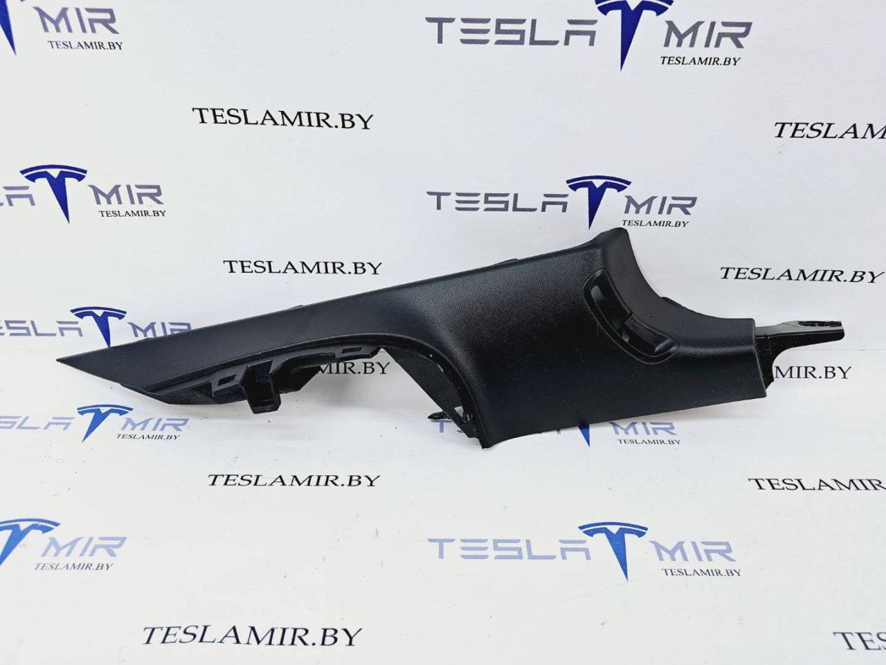 Накладка стойки С внутренняя правая верхняя Tesla Model 3 1 поколение 2023, 1086285-88, 1086285-00 - фото №1