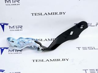 петля капота правая Tesla Model 3 1 поколение 2021, 1098793-00