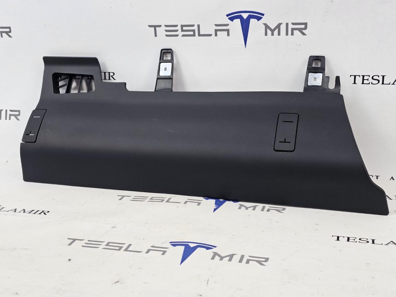 подушка безопасности коленная Tesla Model 3 2 поколение 2025, 1077825-00, 1774462-00 - фото №1
