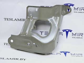 крепление ( кронштейн ) крыла Tesla Model Y 1 поколение 2021, 1504589-S0