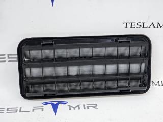 Вентиляционный клапан заднего багажника (жабры) Tesla Model 3 2 поколение 2024, 1098751-00