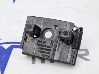 Кронштейн крепления крыла (вилка) правый Tesla Model 3 1 поколение 2020, 1135376-00, 1084172-00