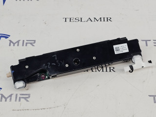 Антенна WI-FI Tesla Model Y 1 поколение 2022, 1585601-00, 1585601-99