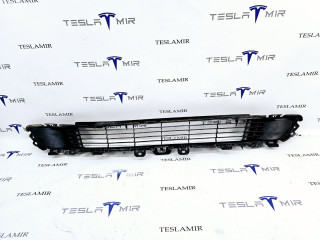 Решетка гриль декоративная основного радиатора (передний бампер) Tesla Model Y 1 поколение 2022, 1493759-00