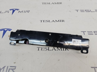 Антенна WI-FI Tesla Model Y 1 поколение 2022, 1585601-00, 1585601-99