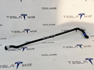 Патрубок системы охлаждения пластиковый Tesla Model 3 1 поколение 2020, 1521561-00