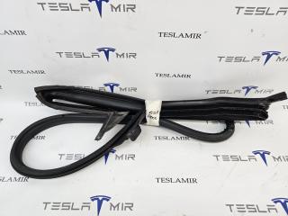 уплотнитель двери Tesla Model 3 1 поколение 2023, 1090510-00