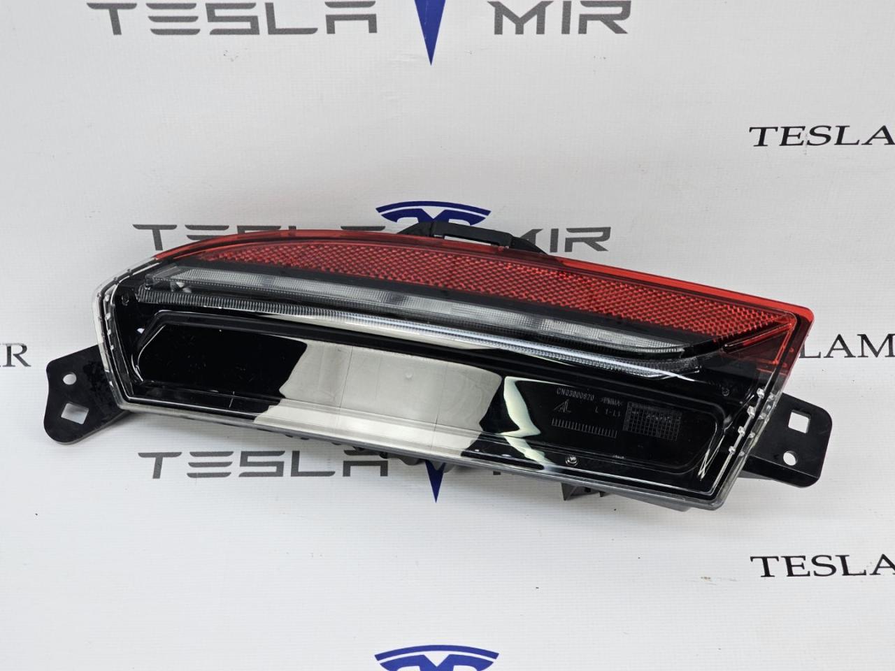 габаритный фонарь Tesla Model 3 2 поколение 2025, 1712513-00 - фото №1