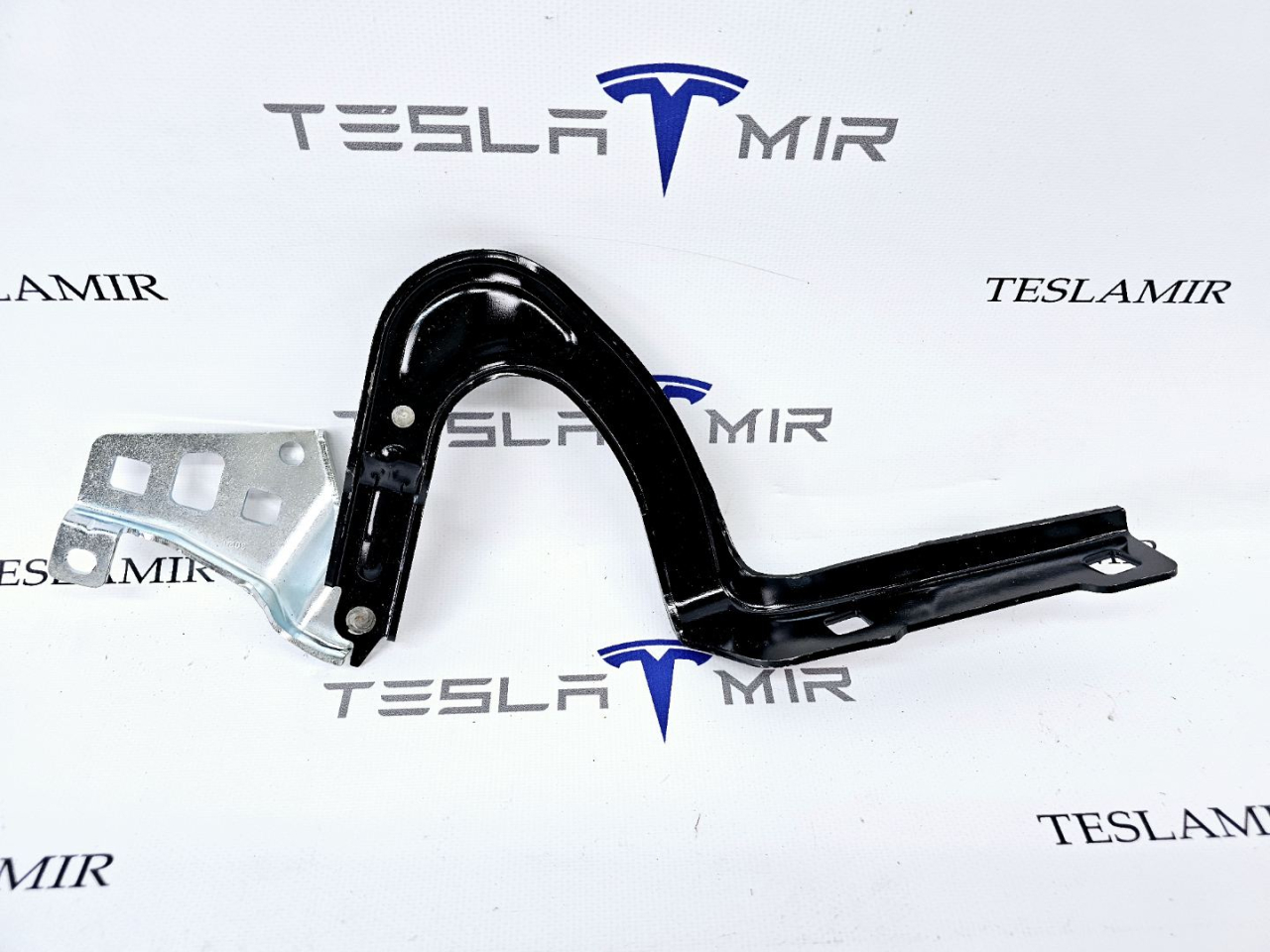 петля капота правая Tesla Model Y 1 поколение 2021, 1496268-00 - фото №1