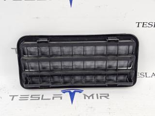 Вентиляционный клапан заднего багажника (жабры) Tesla Model 3 1 поколение 2023, 1098751-00
