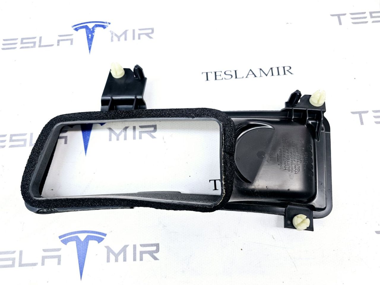 воздухозаборник Tesla Model 3 1 поколение 2022, 1588275-00 - фото №1