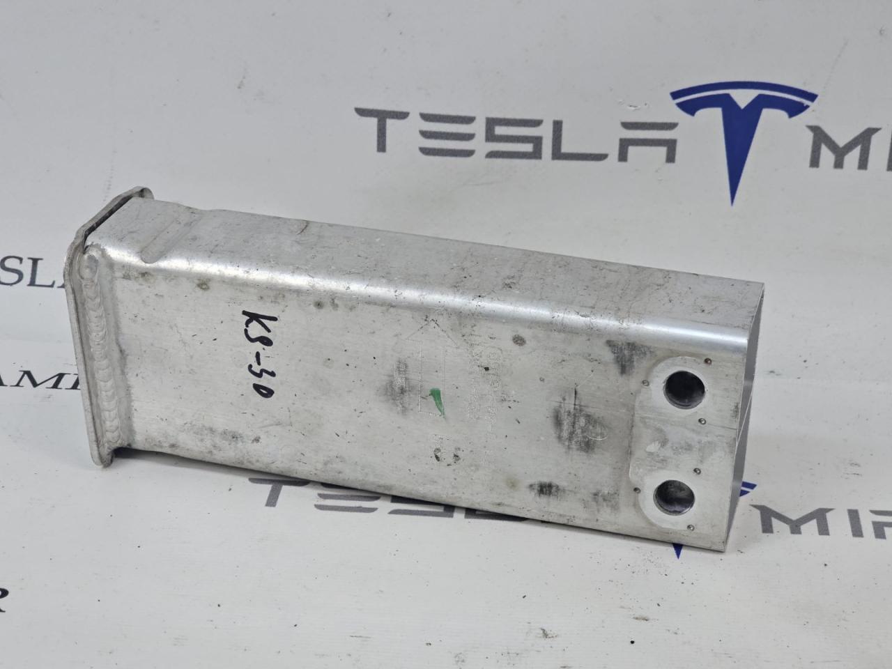 Кронштейн нижнего усилителя переднего бампера Tesla Model Y 1 поколение 2024, 1109193-00 - фото №1