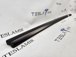 молдинг двери задней правой Tesla Model Y 1 поколение 2024, 1495721-00