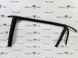 Уплотнитель стекла Tesla Model X 1 поколение 2018, 1032277-00
