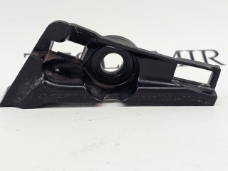 Кронштейн панели щёток стеклоочистителя правый Tesla Model 3 2 поколение 2024, 1118934-00