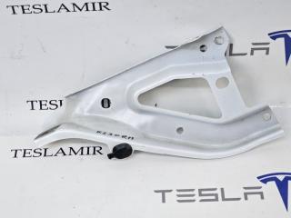 крепление ( кронштейн ) крыла Tesla Model Y 1 поколение 2024, 1487578-00, 1487696-S0