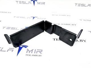 крепление аккумулятора Tesla Model S 1 поколение [рестайлинг] 2017, 1005103-00