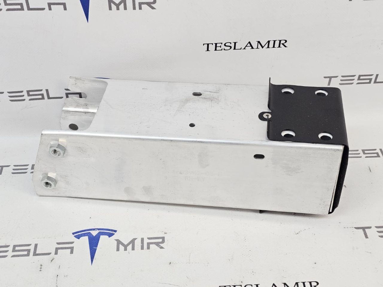 Удлинитель лонжерона (клык) левый Tesla Model 3 2 поколение 2025, 1683943-00 - фото №1
