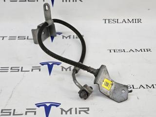 шланг тормозной Tesla Model S 1 поколение [2-й рестайлинг] 2022, 1420732-00