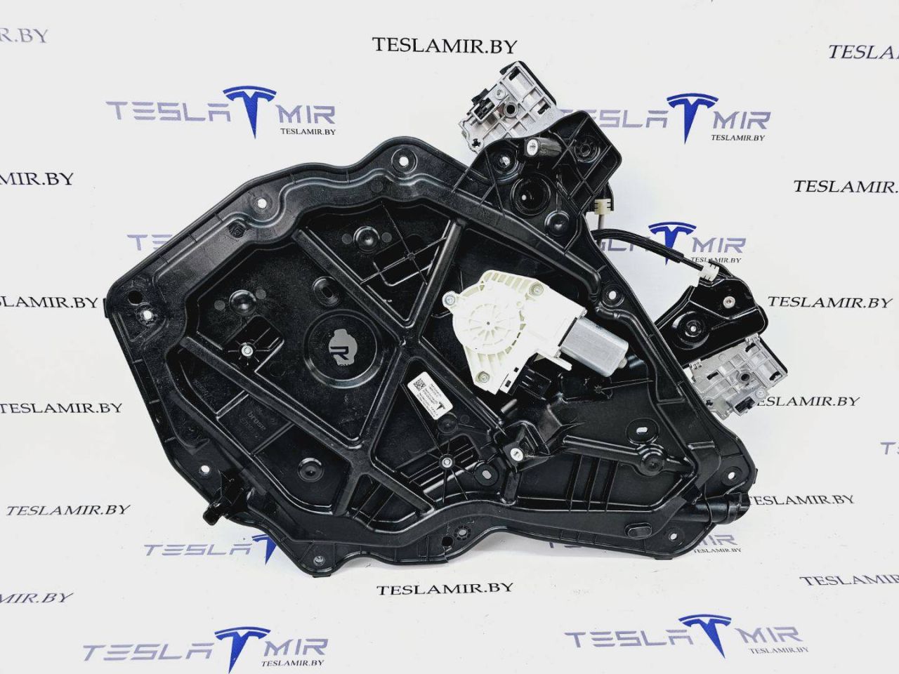 стеклоподъемник задний правый Tesla Model Y 1 поколение 2022, 1036762-00, 1495513-99, 1526807-00 - фото №1