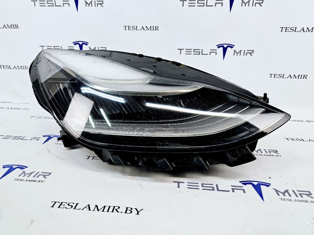 фара правая Tesla Model 3 1 поколение 2019, 1077376-00 - фото №1