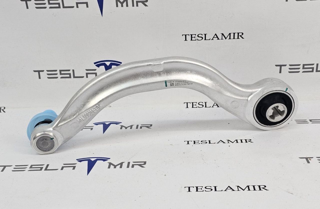 Рычаг передний продольный нижний (банан) левый Tesla Model 3 1 поколение 2022, 1044354-00 - фото №1