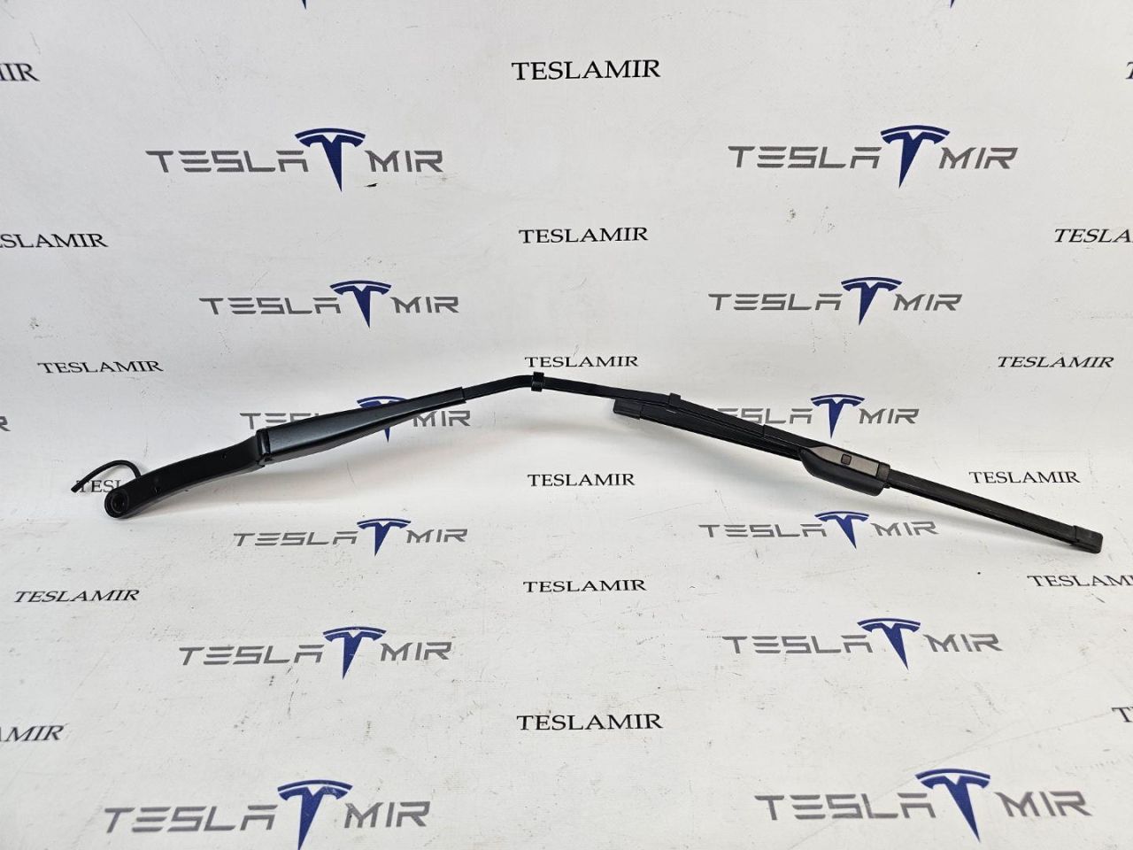 щеткодержатель (поводок стеклоочистителя, дворник) Tesla Model 3 2 поколение 2024, 1076730-00, 1878488-00, 1878486-00 - фото №1