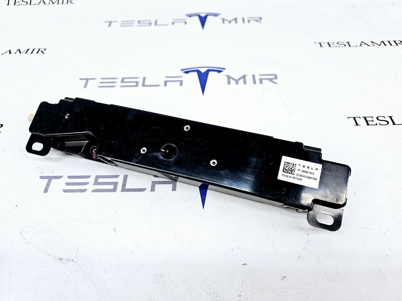 Антенна WI-FI Tesla Model 3 1 поколение 2022, 1585601-00 - фото №1