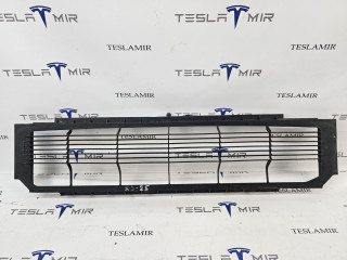 Решетка гриль декоративная основного радиатора (передний бампер) Tesla Model S 1 поколение [рестайлинг] 2018, 1058022-00