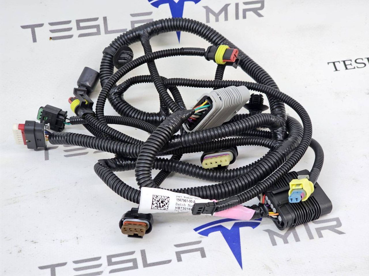 Электропроводка панели радиаторов (телевизора) Tesla Model 3 1 поколение 2019, 1567961-00 - фото №1