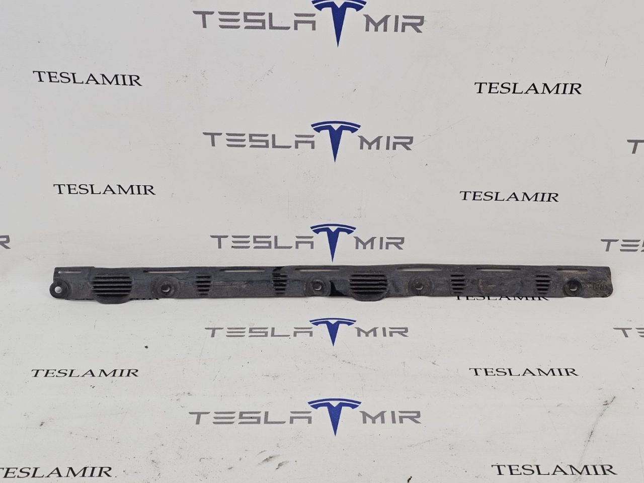Накладка батареи высоковольтной боковая передняя Tesla Model X 1 поколение 2018, 1032384-00 - фото №1