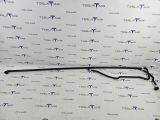 Патрубок системы охлаждения пластиковый Tesla Model 3 1 поколение 2020, 1077578-00