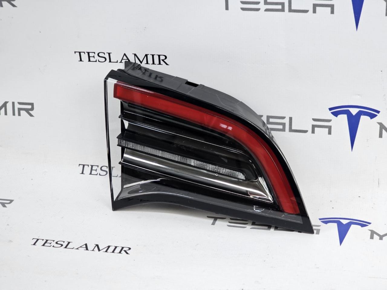 фонарь крышки багажника левый Tesla Model 3 1 поколение 2023, 1077401-00, 1502088-00, 1502088-96 - фото №1