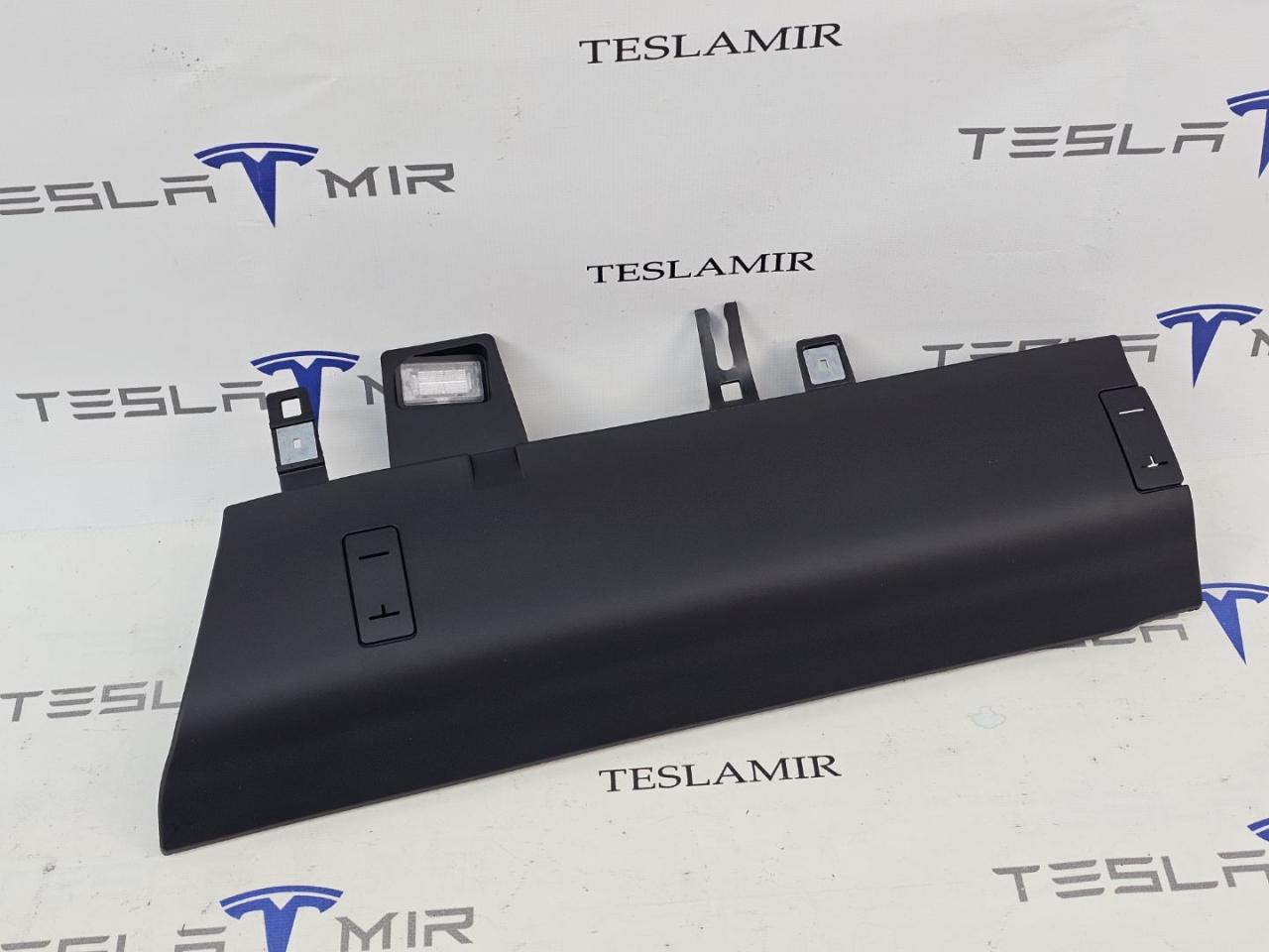 подушка безопасности коленная Tesla Model 3 2 поколение 2025, 1077826-00, 1774463-00, 1726685-00 - фото №1