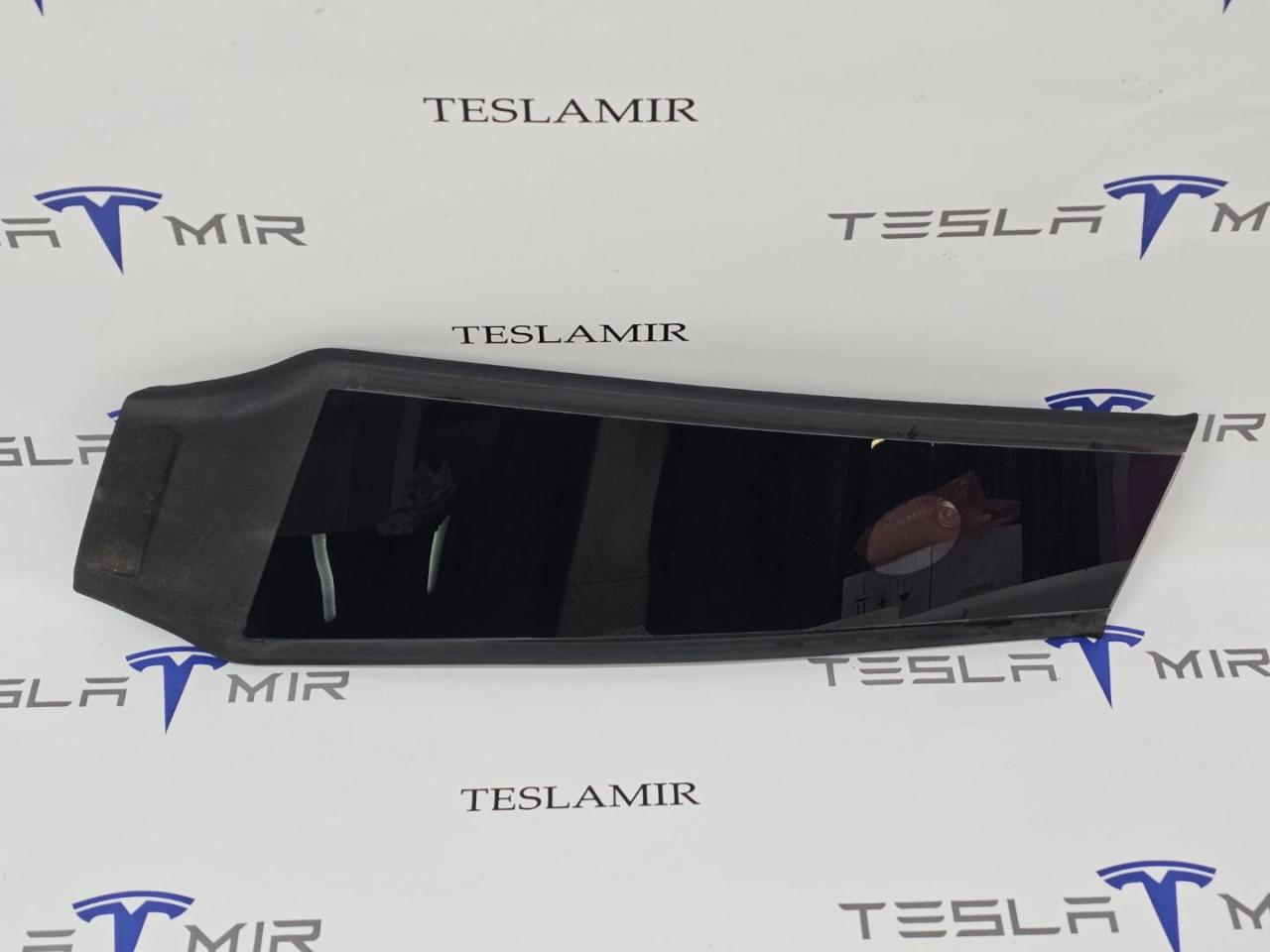 Накладка стойки B наружная + камера правая Tesla Model 3 2 поколение 2025, 1832356-00, 1783148-00, 1832358-00, 1734279-00, 1734282-00 - фото №1