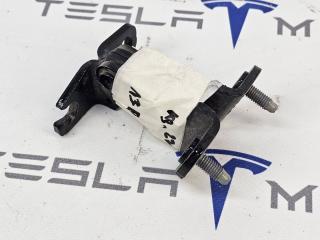 петля двери Tesla Model 3 1 поколение 2023, 1091333-00